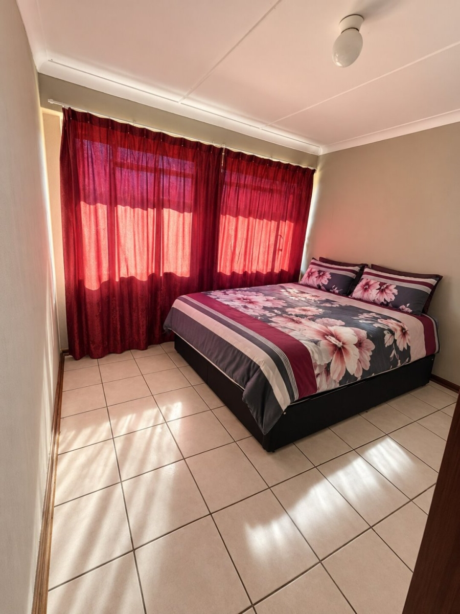 To Let  Bedroom Property for Rent in Navalsig Free State